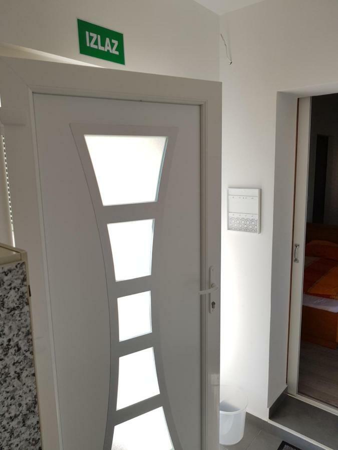 Apartment Brigitte Vrsi Eksteriør billede