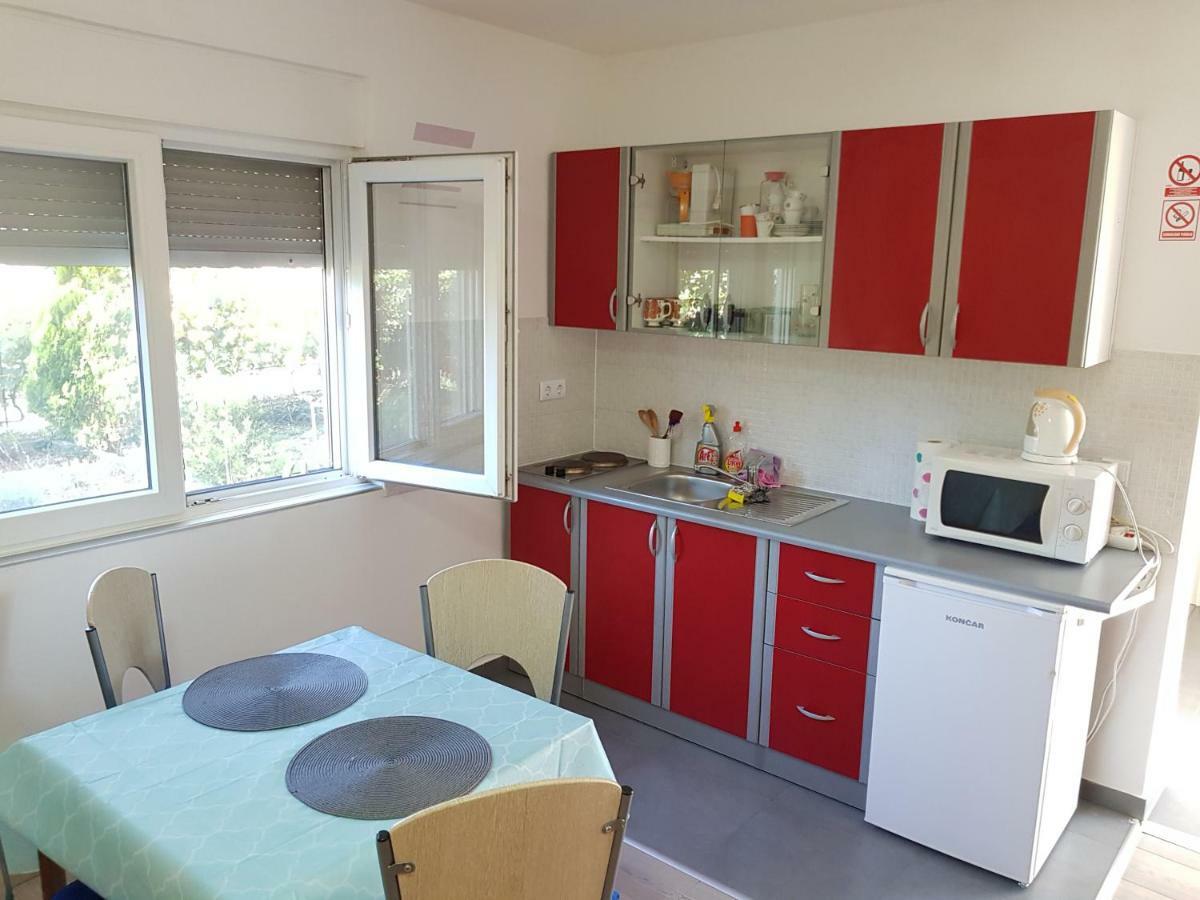 Apartment Brigitte Vrsi Eksteriør billede